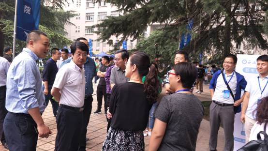 世界杯官网迎接2019级新生3.jpg